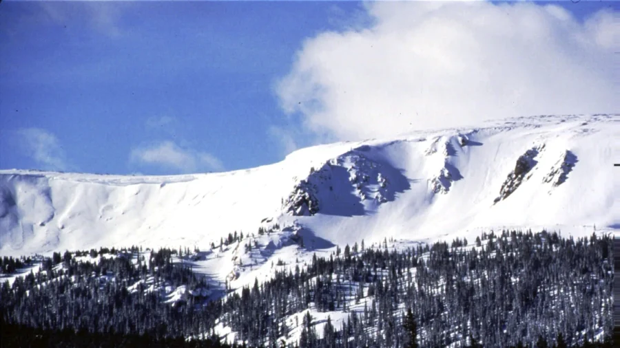 174 Colorado Skiers and Snowboarders Rescued After Lift Cracks