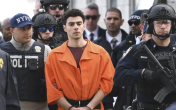 LIVE NOW: UnitedHealthcare CEO Murder Suspect to Appear in Manhattan Court for Arraignment