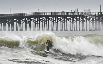 Pier Collapse in Santa Cruz Amid Powerful Storm Leads to Dramatic Rescue