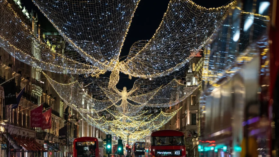 London's Busy Shopping Streets Sparkle With Christmas Magic