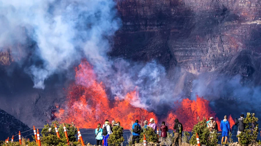 Stunning Photos Show Lava Erupting From Hawaii’s Kilauea Volcano