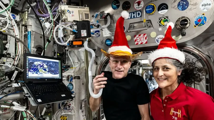 Stranded Astronauts Enjoy Christmas Dinner in Outer Space