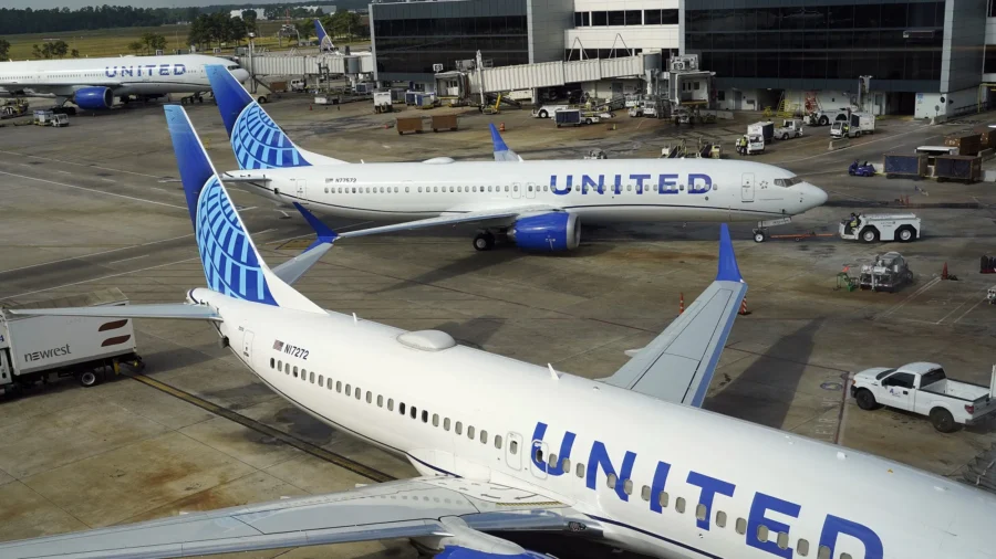 Dead Body Found in Wheel Well of United Plane From Chicago to Maui