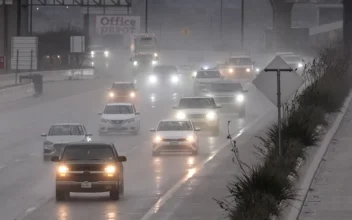 Powerful Thunderstorms Rumble Across Texas, Delaying Holiday Travel