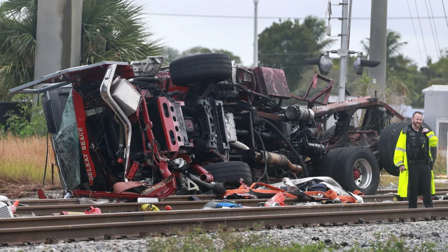 15 Injured in Florida When Train Collides With Fire Truck