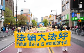 Chinese Send Well-Wishes to Founder of Falun Gong as New Year Begins