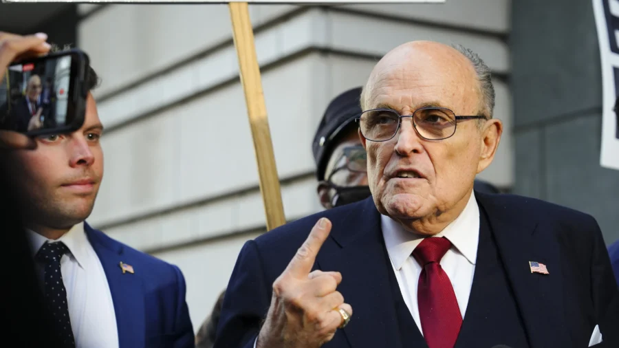 Former New York City Mayor Giuliani Appears in NY Court Amid Dispute Over Assets