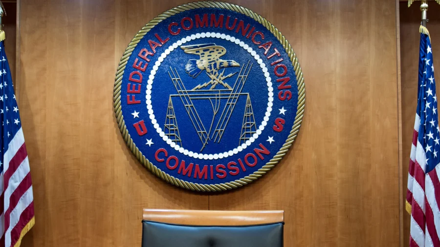 Federal Appeals Court Strikes Down FCC Net Neutrality Rules