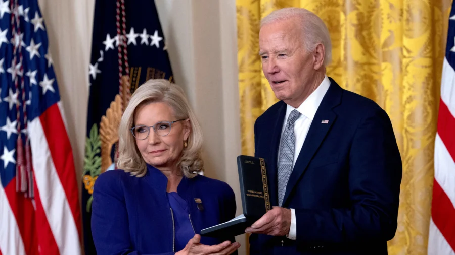 Liz Cheney Among 20 Recipients of Presidential Citizens Medal