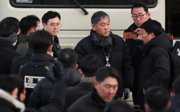 South Korea Authorities Enter Impeached President Yoon’s Compound in Arrest Attempt