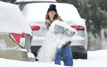 Drivers Skid and Crash as Wintry Mix Grips Central US Before Moving East