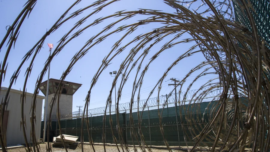 US Transfers 11 Guantanamo Bay Detainees to Oman