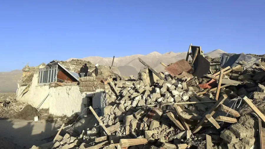 Powerful Earthquake Kills Nearly 100 in Tibet, Rattles Nepal NTD