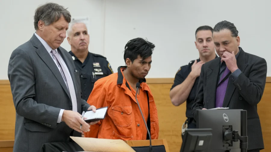 NYC Subway Fire Suspect Claims Memory Loss, Pleads Not Guilty