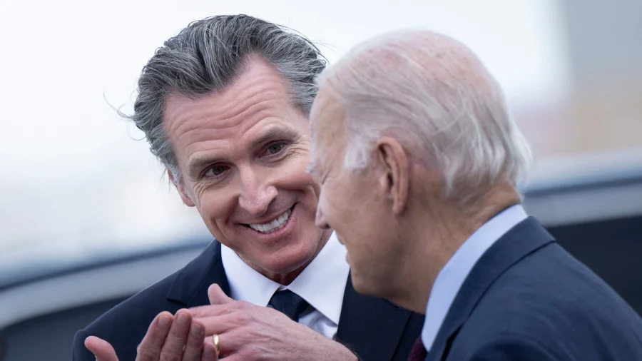 Biden, Newsom Receive Briefing on California Wildfires