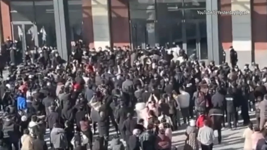 Mass Protest: Anger Mounts in China Over 17-Year-Old’s Death