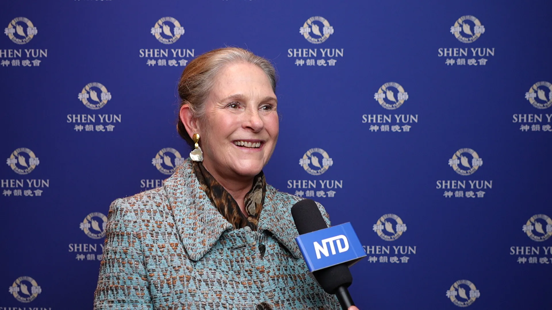 Shen Yun, ‘I Loved It. It’s a Dream,’ Says Former Charity President