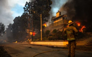 LIVE NOW: Wildfire Raging in Pacific Palisades, Homes Reduced to Rubble