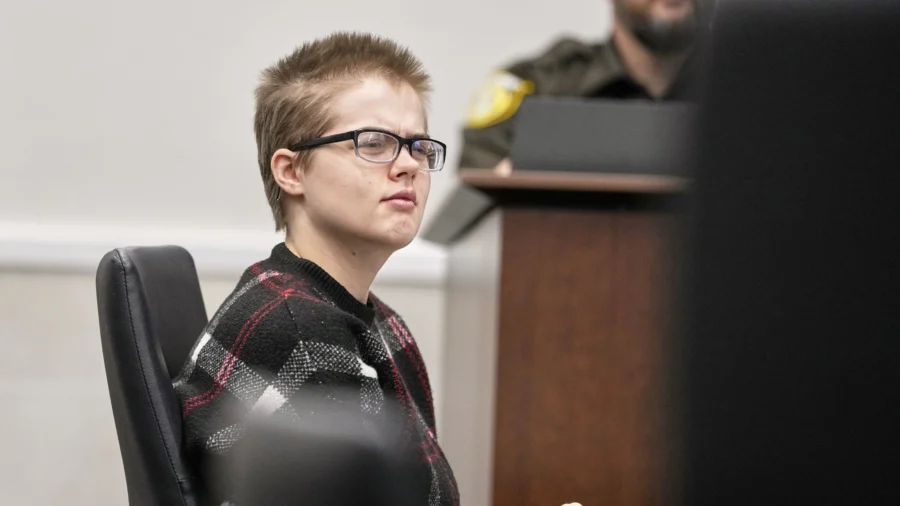 Judge Releases Woman Who Stabbed a Classmate to Please Slender Man From a Psychiatric Hospital