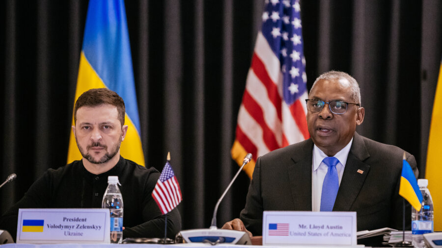 Analyst Breaks Down Strategic Importance of Supporting Ukraine's Victory