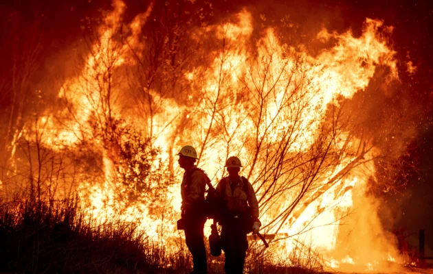 Death Toll Rises to 10, Over 10,000 Structures Destroyed in California Wildfires