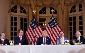 Trump Discusses Greenland During Governors’ Dinner, Says Denmark May Face Tariffs