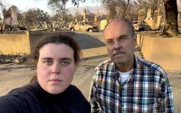 Father and Daughter Help Evacuees Learn Whether Their Homes Survived California Wildfires