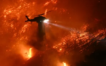 Los Angeles Fire Officials Hold an Operational Briefing