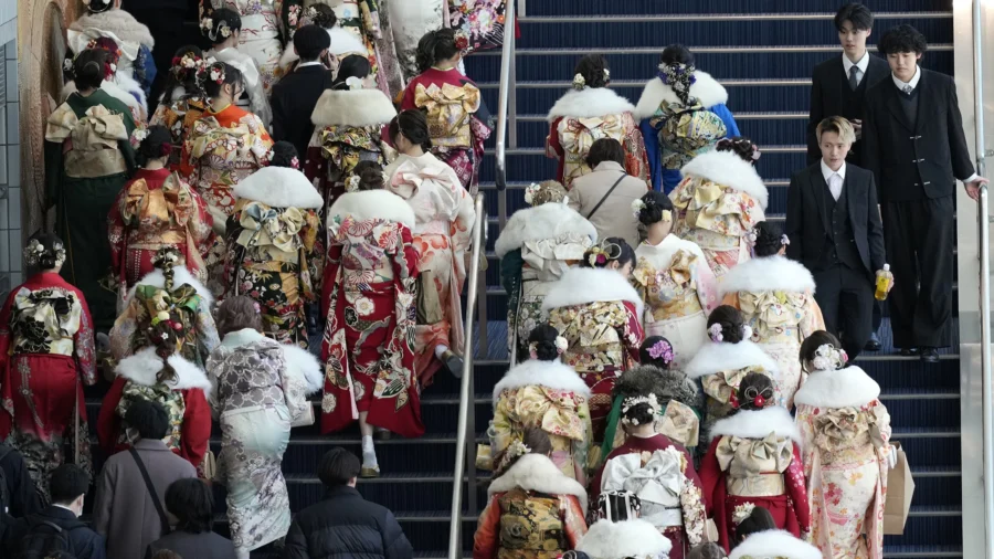 In Photos: Young People in Sumptuous Kimonos and Sober Suits Mark Coming of Age Day in Japan