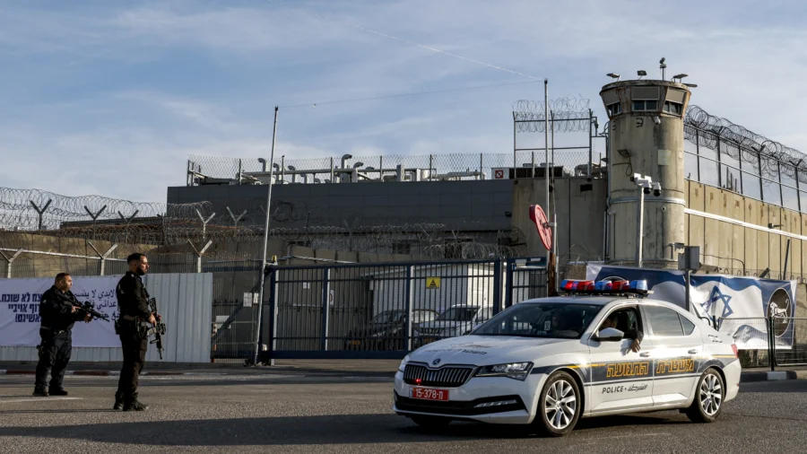 3 Israeli Hostages Released After Cease-Fire Begins