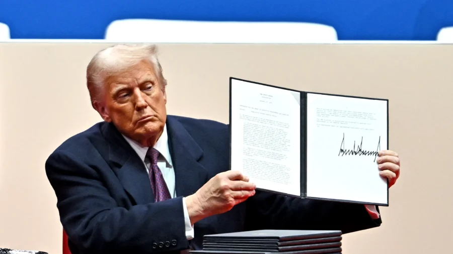 Trump Signs Slew of Executive Orders Halting Biden Policies