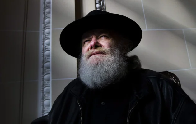 Musician Garth Hudson poses in Toronto on Nov. 2, 2010. (Nathan Denette/The Canadian Press via AP)