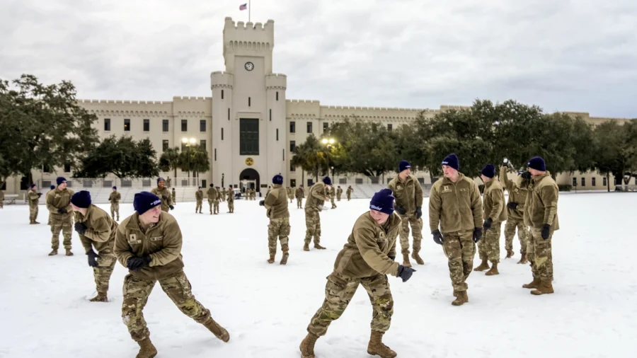 Winter Storm Spreads Across Deep South, Creating Icy Danger and Snowy Fun