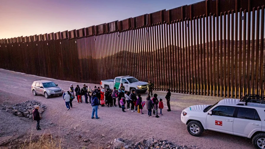 Trump Admin Should Soften Its Rhetoric on Immigrants: Political Analyst
