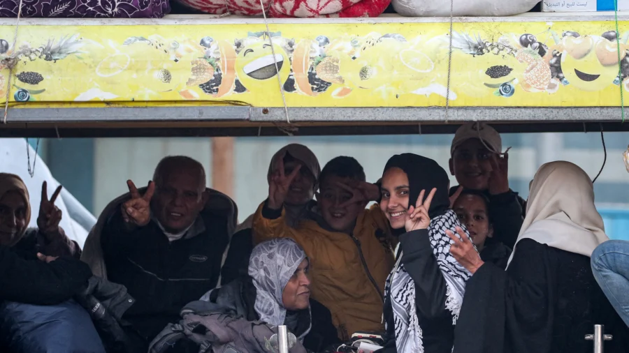 Palestinians Start Returning to Northern Gaza as Hostage Deal Holds