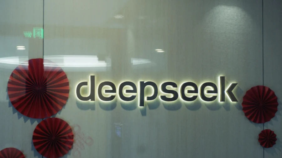Bipartisan Bill Would Ban DeepSeek AI on US Government Devices
