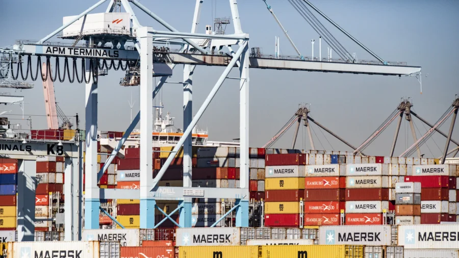 Chinese Nationals in Los Angeles Arrested for Allegedly Smuggling Goods From China
