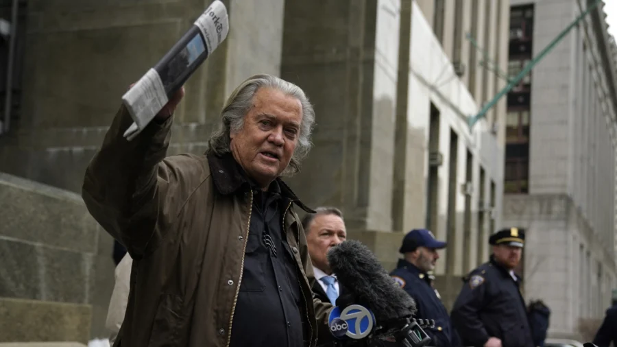 Steve Bannon Pleads Guilty in Border Wall Fraud Case Steve Bannon Pleads Guilty in Border Wall Fraud Case