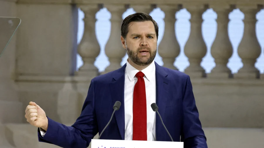 Vance Calls for AI Sector Free of Strict Regulations, Ideological Bias