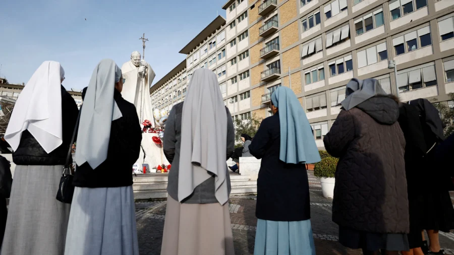 Pope Francis Still Critical but Shows ‘Slight Improvement’, Vatican Says