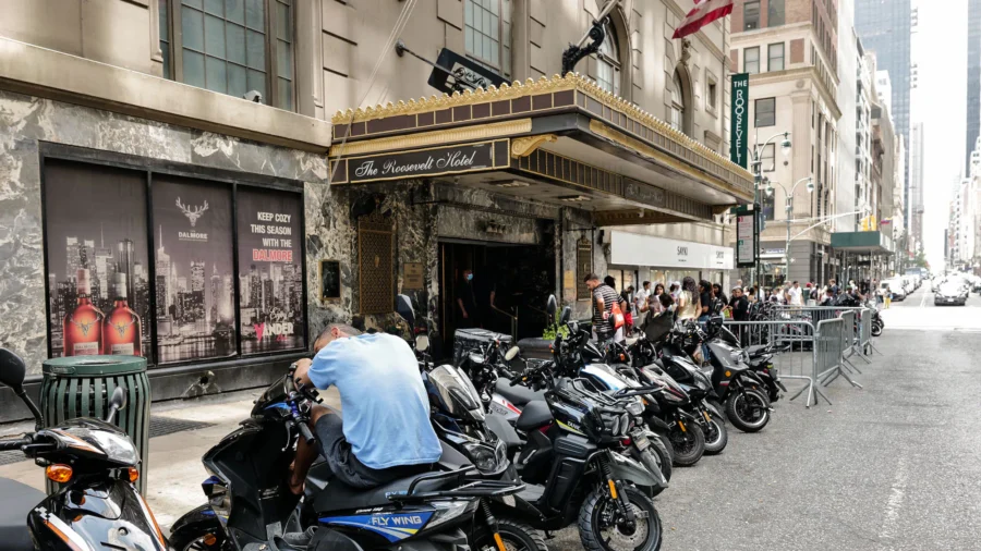 New York Mayor Says Illegal Immigrant Shelter in Roosevelt Hotel to Close