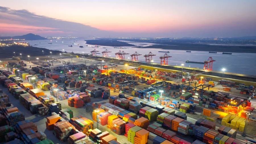 US Tariffs on Canada, Mexico Take Effect; China Levies Double
