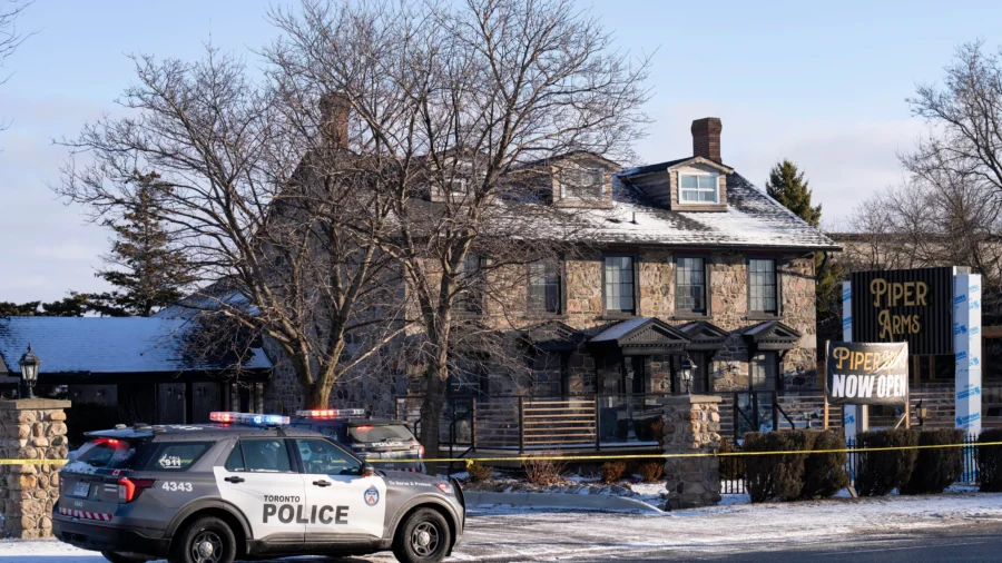 12 People Injured by 3 Men Shooting Randomly at Toronto Pub Customers
