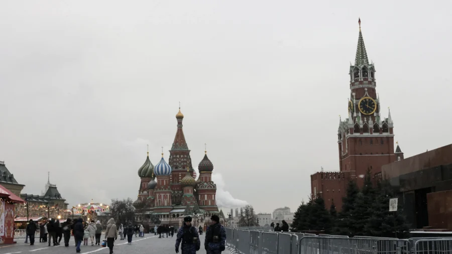 Russia Expels 2 British Diplomats Over Spying Claims