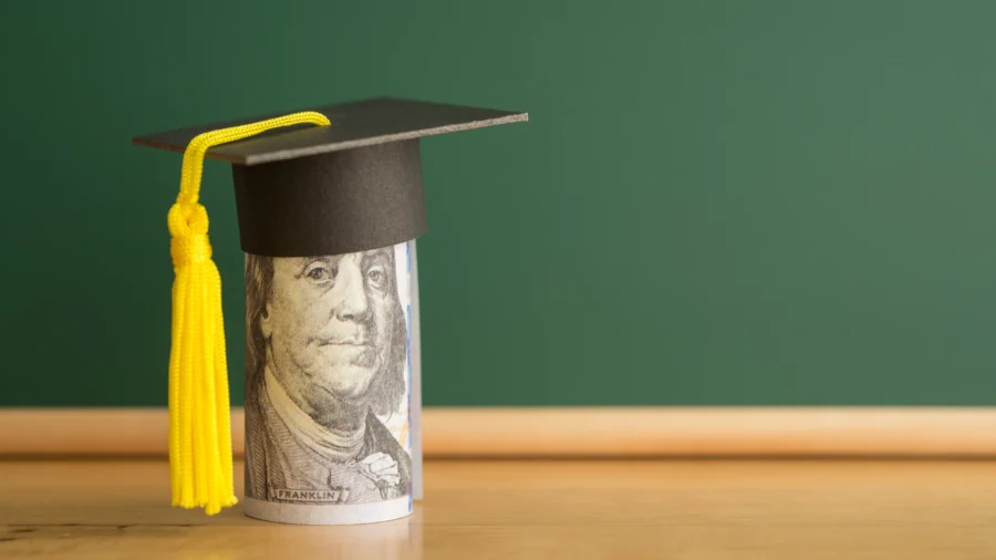 Student Loan Delinquencies Are Rising Fast, Here's How to Manage If You're Falling Behind