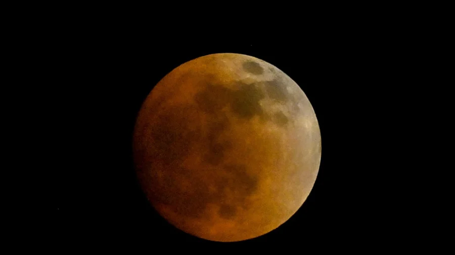 US Must Beat China in Race Back to the Moon: Military Analyst