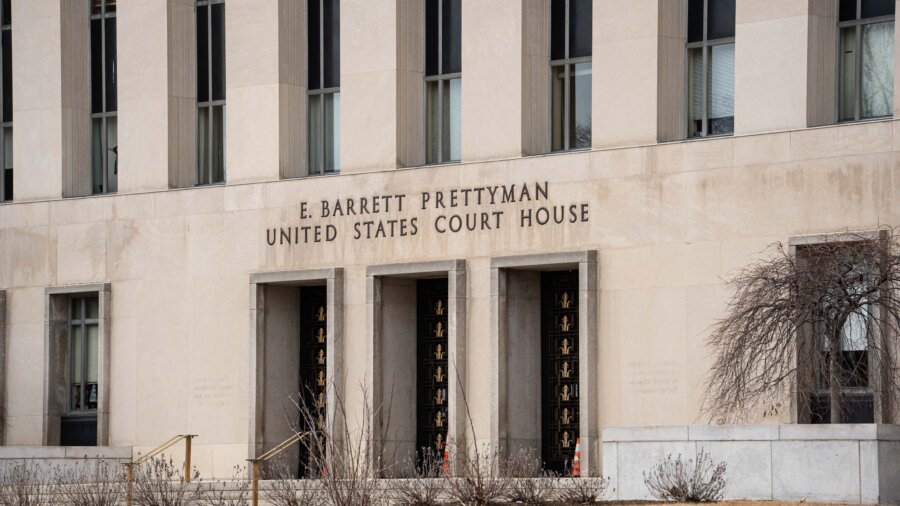 Appeals Court Weighs Trump Admin’s Use of Alien Enemies Act to Deport