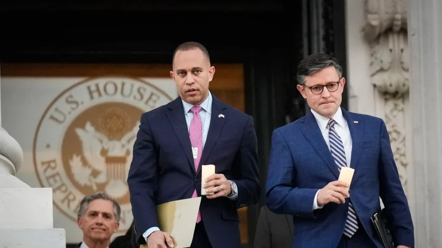 REPLAY: House GOP and Democrat Leaders Hold Post-Meeting Press Conferences