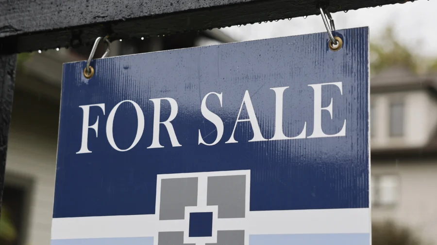 'Supply Is Constrained, and There's Still Demand': Bankrate's Housing Analyst on High Prices