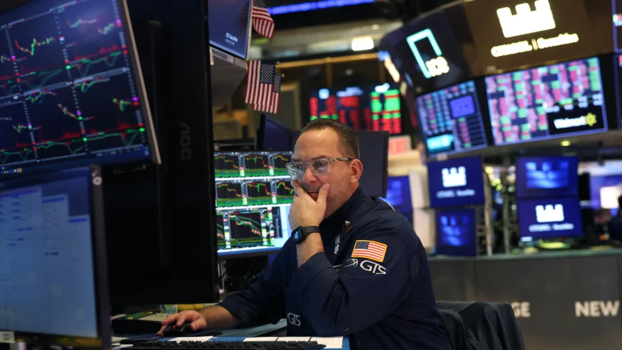 Trump Admin Could Find Trade Wars 'Easy to Start, But Hard to Finish': Financial Analyst